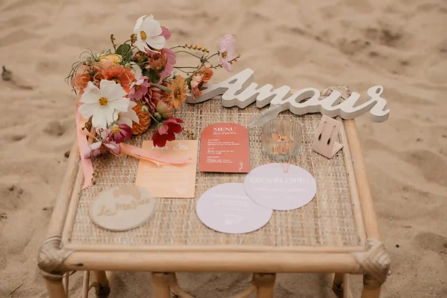 Une papeterie originale et colorée pour votre mariage