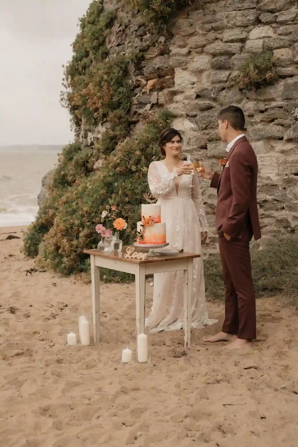 Trinquez et dégustez votre wedding cake avec ou sans invités