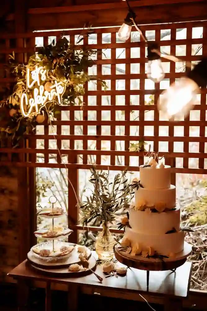 Un espace wedding cake personnalisé selon votre thème