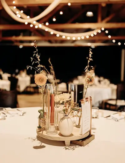 Décoration de table mariage bohème chic à Nantes - Wedding Planner & Designer